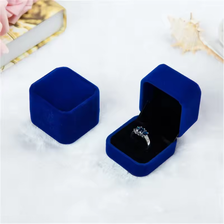 Velvet Ring Box with Rounded Corners - Premium Jewelry Storage 5x5.5x4cm