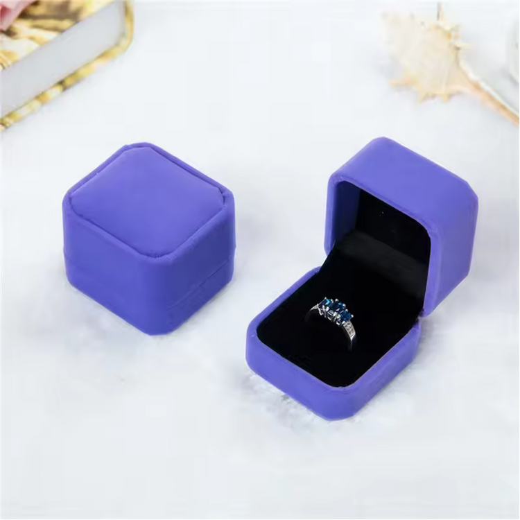 Velvet Ring Box with Rounded Corners - Premium Jewelry Storage 5x5.5x4cm