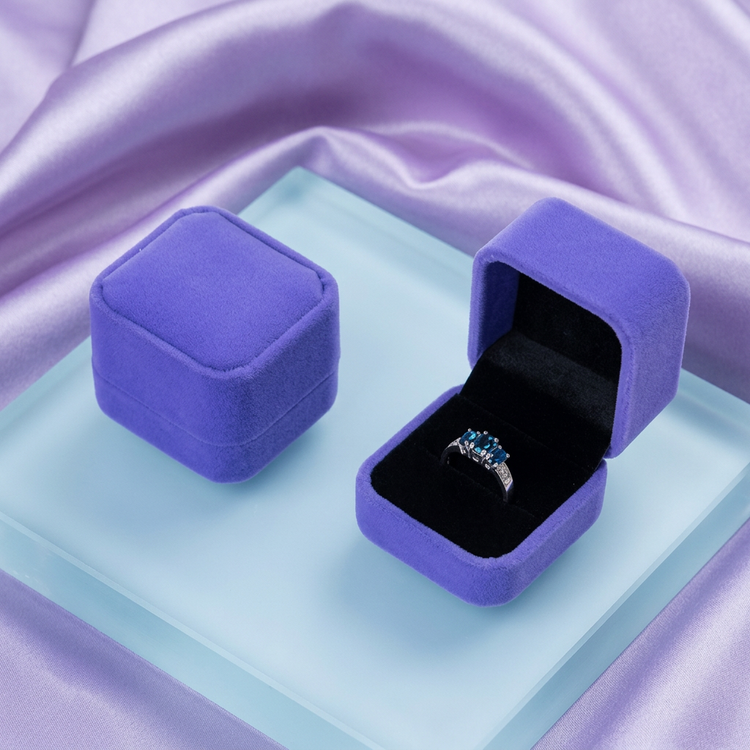 Velvet Ring Box with Rounded Corners - Premium Jewelry Storage 5x5.5x4cm